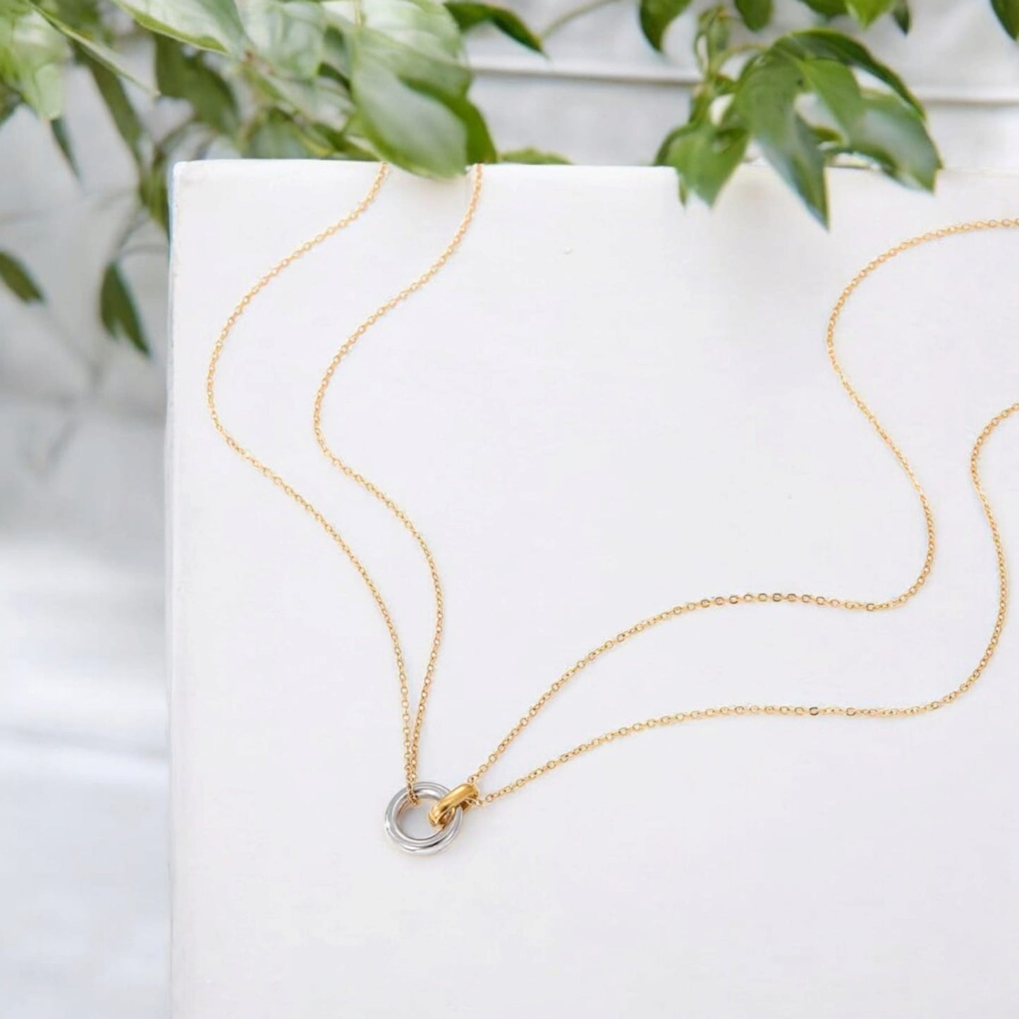 Minimalist Pendant Necklace